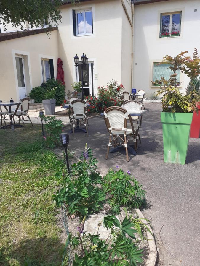 Logis Au Puits Enchante Saint-Martin-en-Bresse Dış mekan fotoğraf